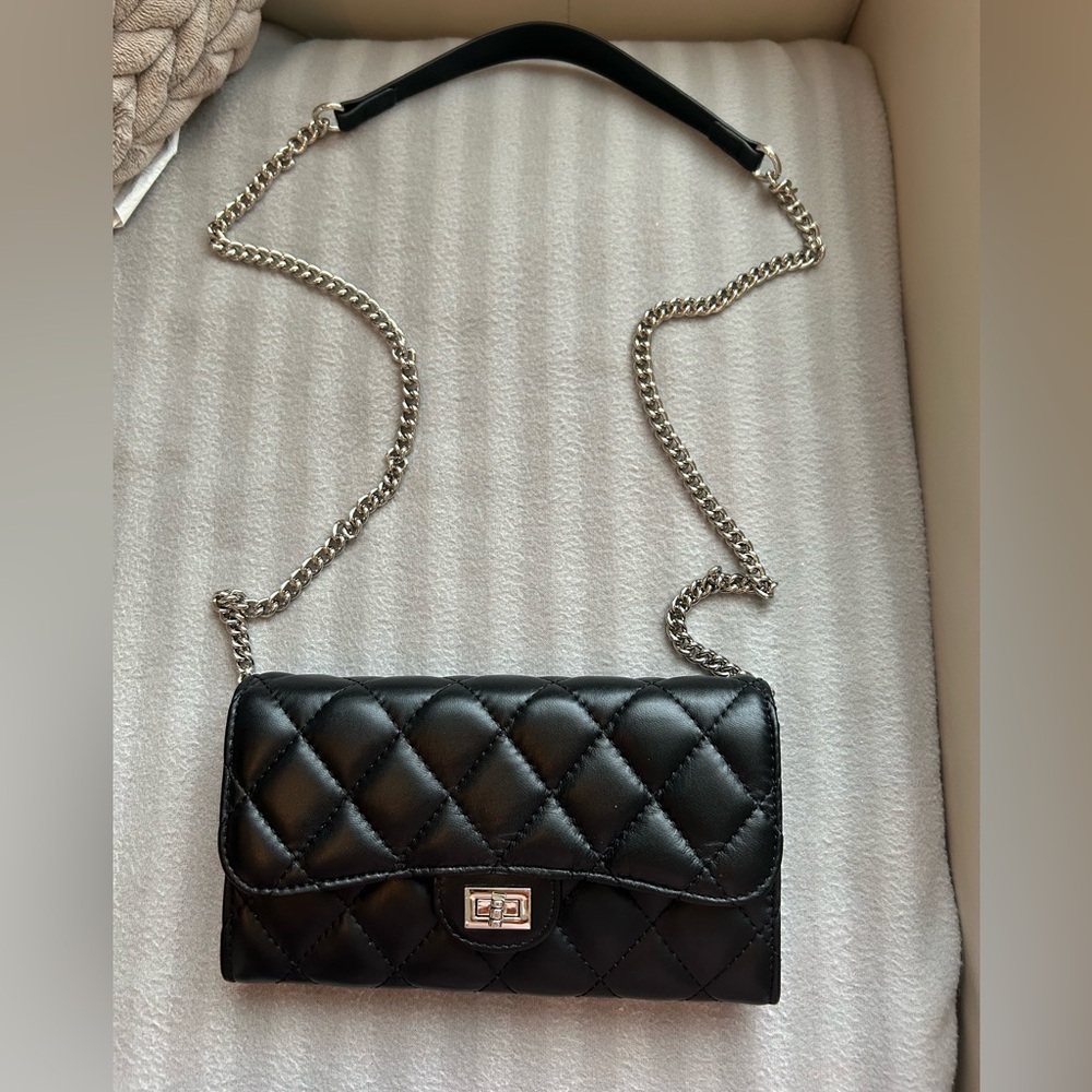 Elegant Black Quilted Chain Bag